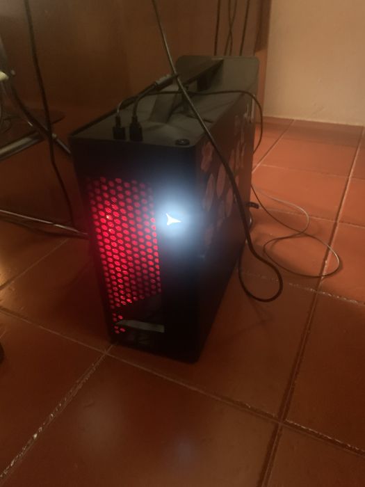 Desktop Lenovo Gaming Pc/Monitor Aoc [23.8-1ms-144HZ]