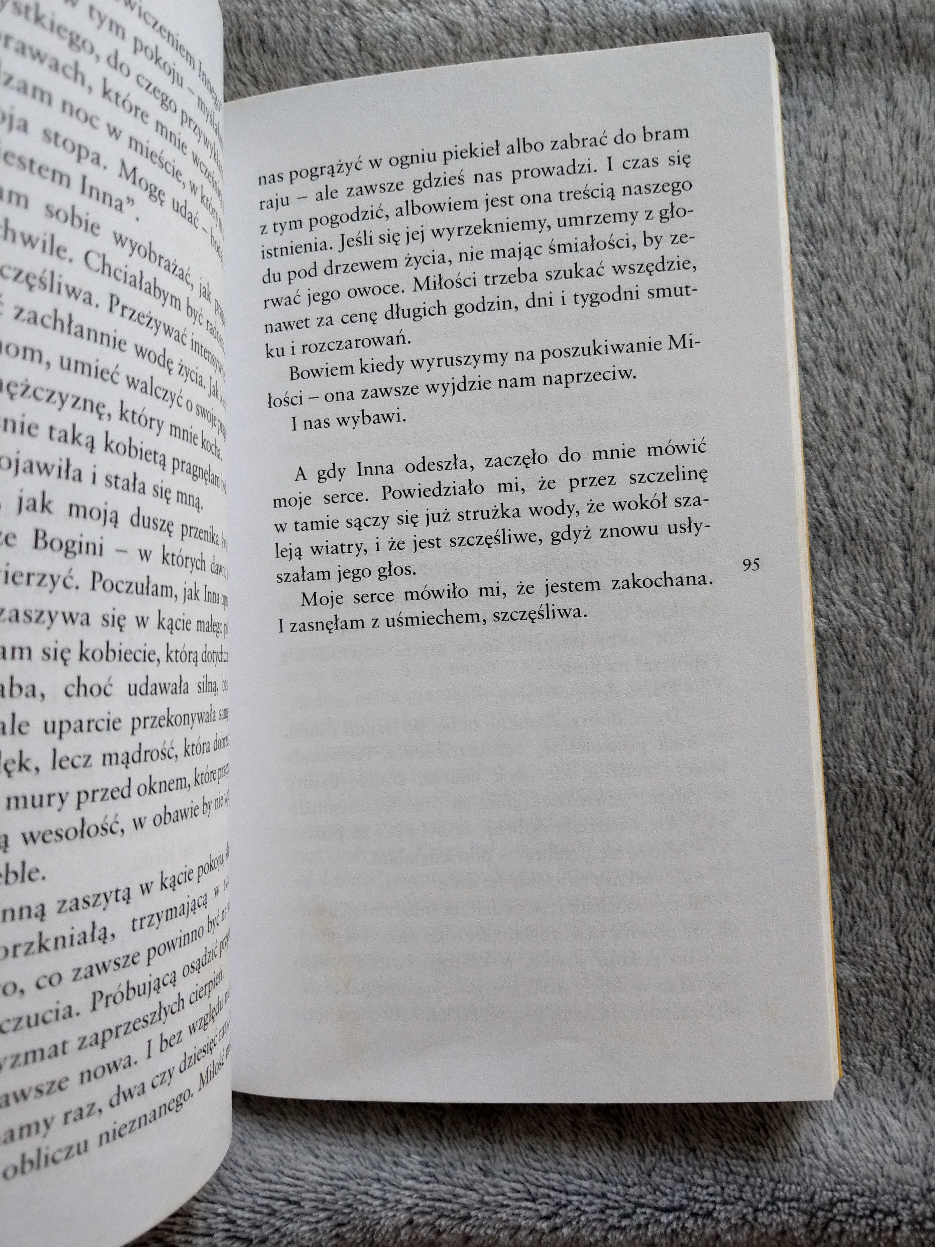 "Na brzegu rzeki Piedry usiadłam i płakałam" Paulo Coelho