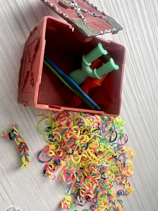 Сундучок с резинками для плетения