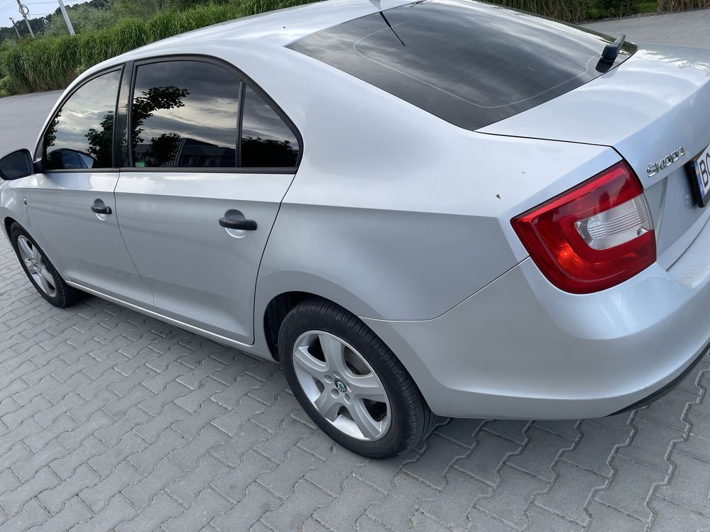 Skoda Rapid 2014 року