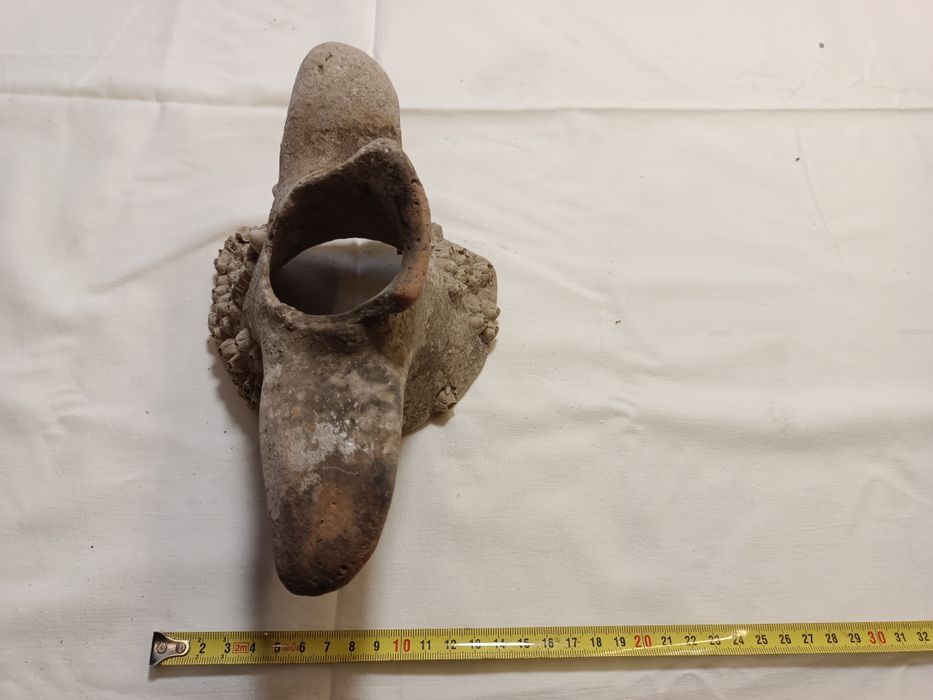 Фрагменты древней амфоры