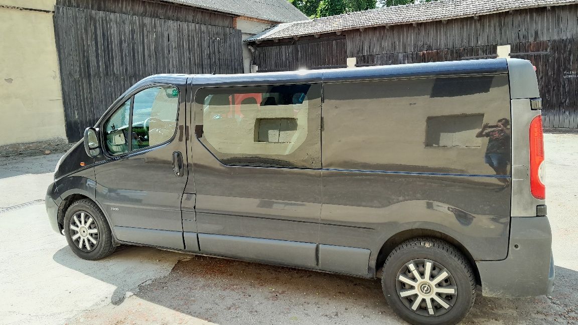 Opel Vivaro 2,5 Long