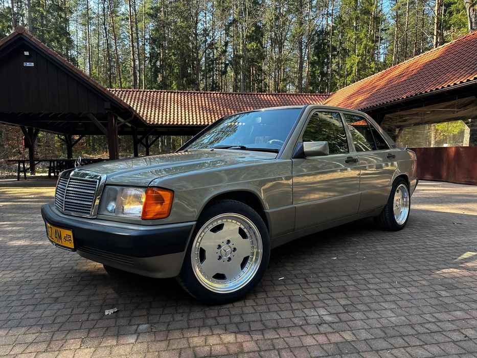 Mercedes-Benz W201 (190) Mercedes-Benz 190e W201