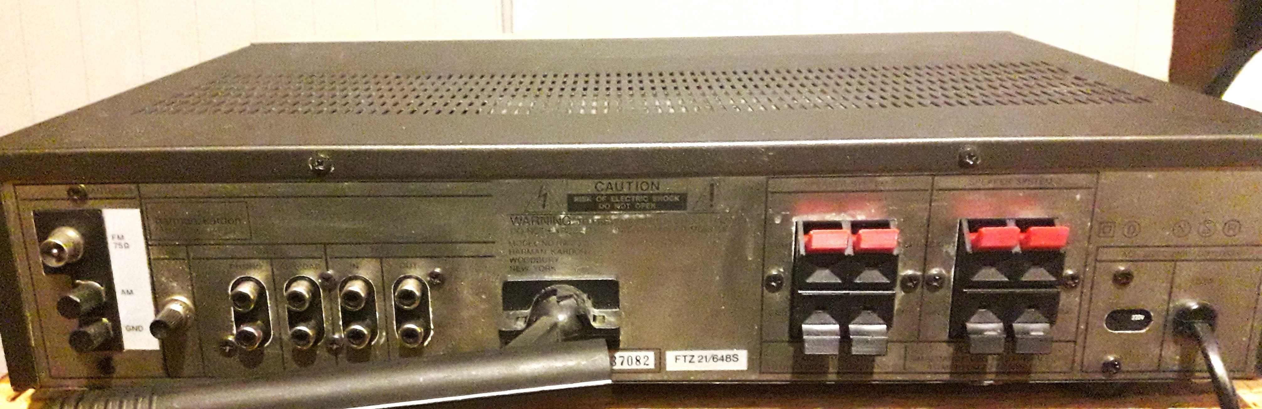Винтажный ресивер Harman/Kardon HK-330i.