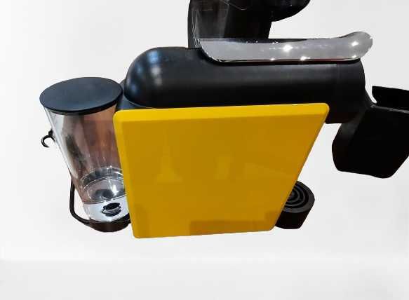 Maquina DELTA Q, caixa madeira capsulas.