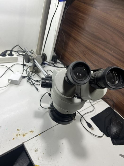 Ищу мастера по ремонту телефонов,ноутбуков