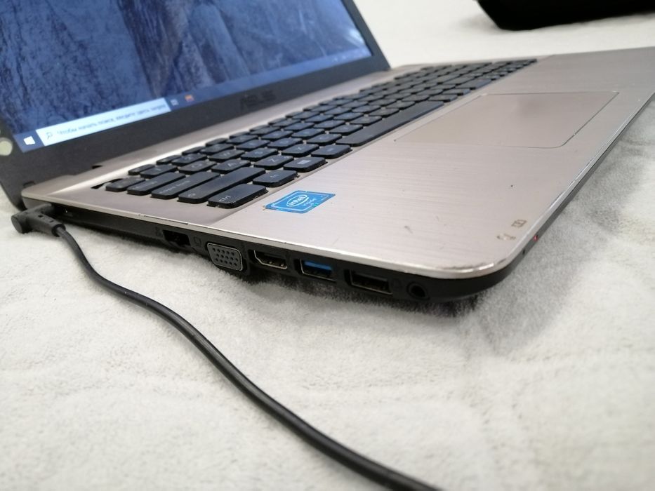 Бюджетный ноутбук Asus R541n