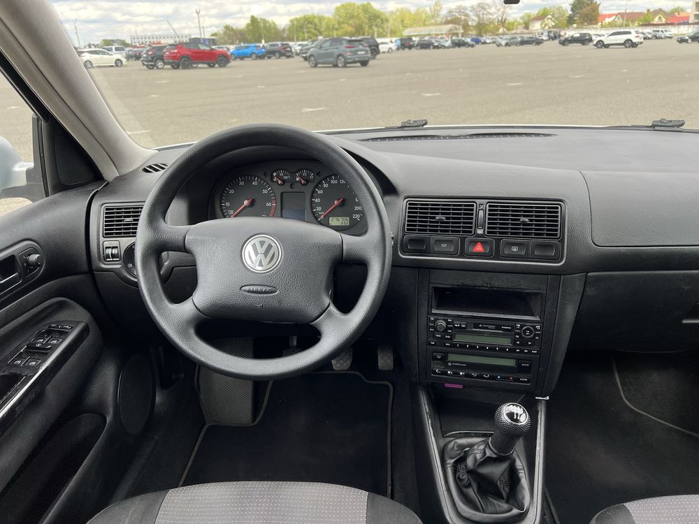 Volkswagen Golf 4