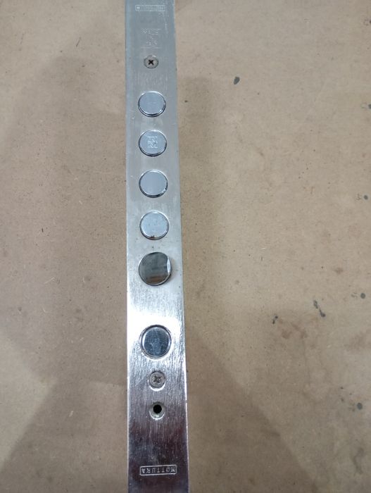 Врізний замок мотура