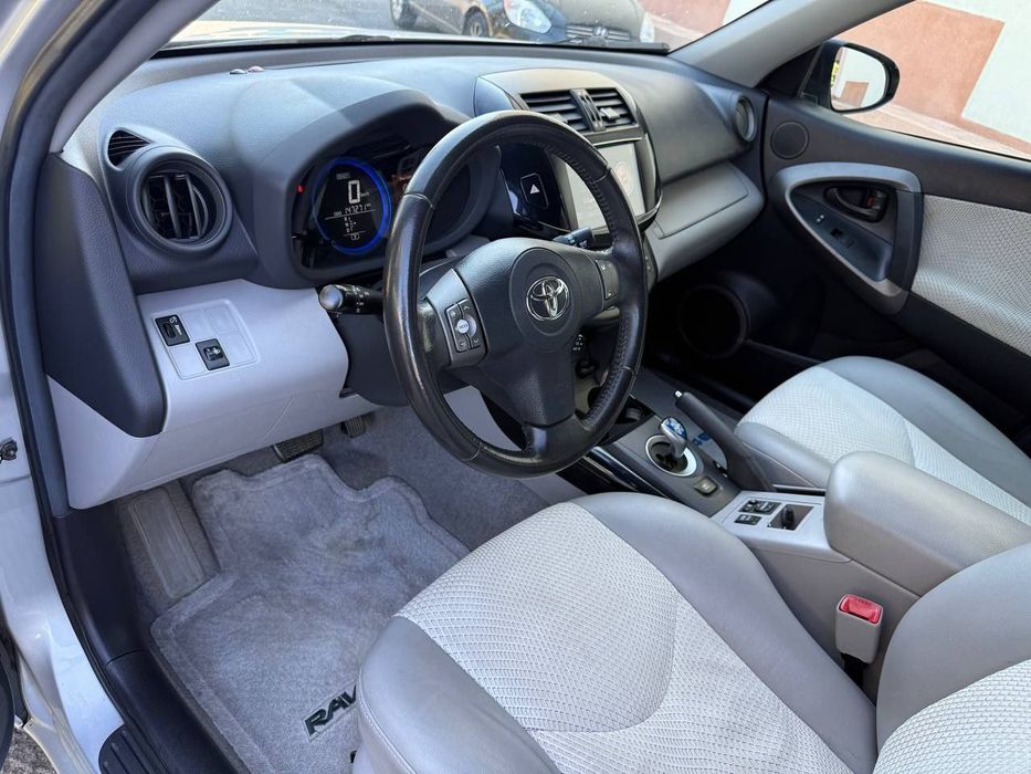 Продам/обміняю Toyota Rav 4 electric