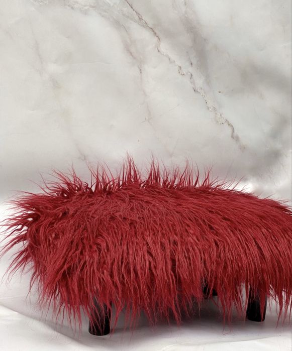 Пуф декоративний невисокий пухнастий червоний