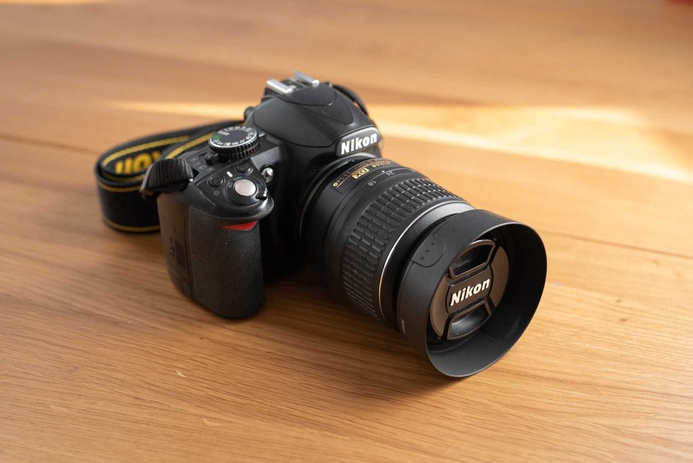 Sprzedam zestaw fotograficzny Nikon D3100 + 3 obiektywy nikorr, tamron