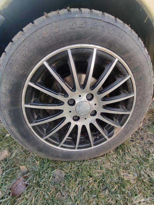 Alufelgi 4x100 r15 z oponami zimowymi