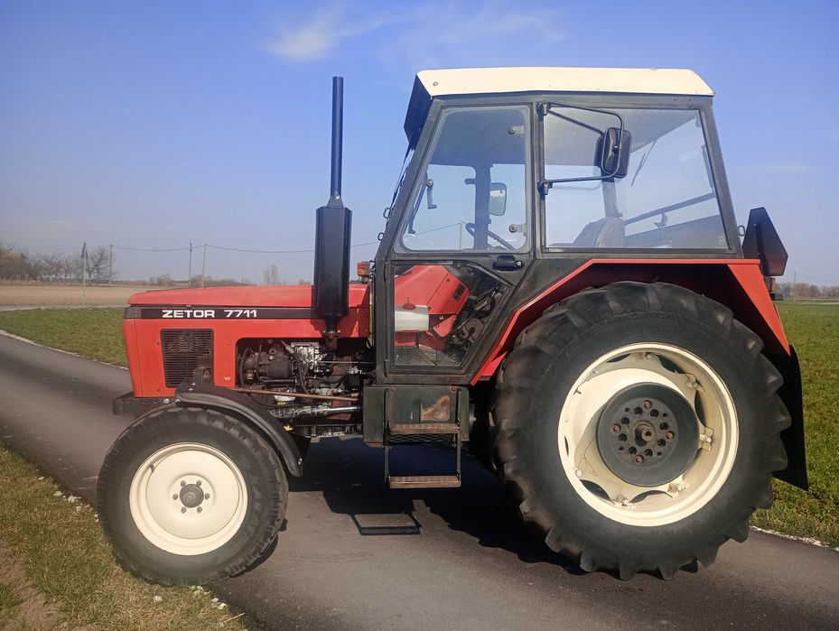 Ciągnik Zetor 7711
