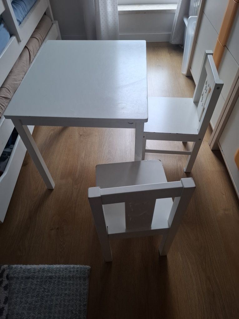Stolik dla dzieci z krzesełkami ikea kritter