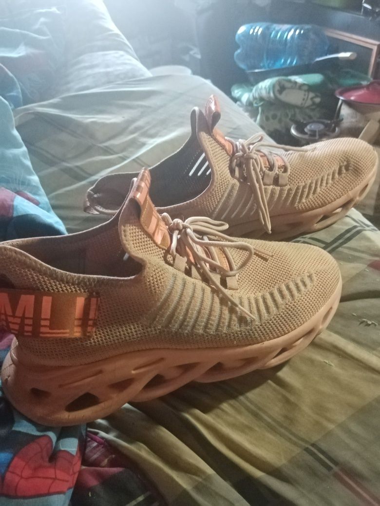 Sprzedam buty sportowe