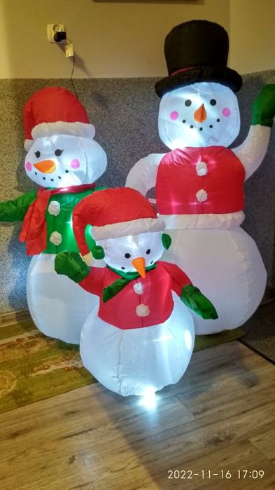 Prezent dziecka dmuchana rodzina bałwanów 150 cm LED