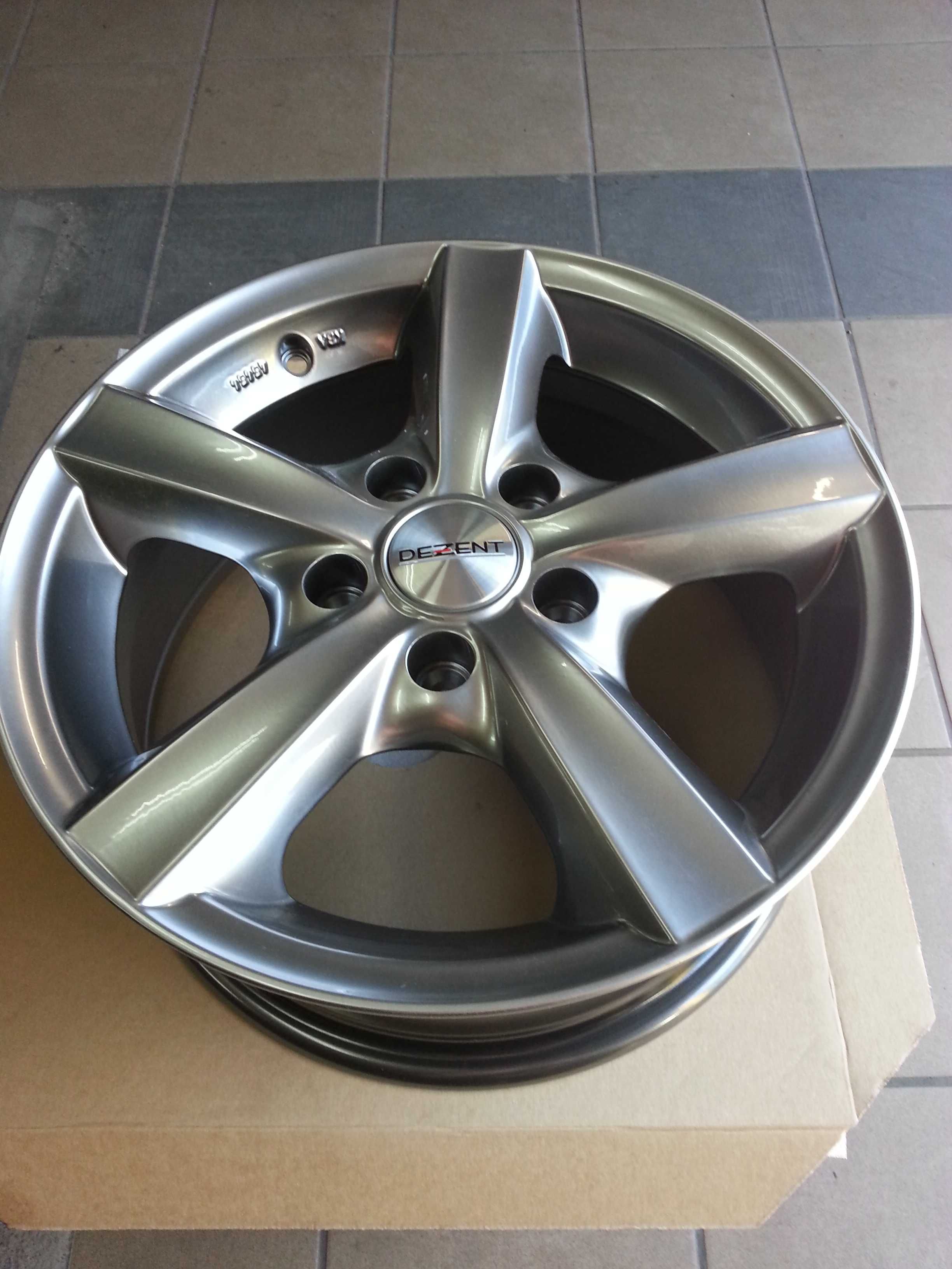 Felgi aluminiowe Dezent F 5x112 6,5j15 et-38