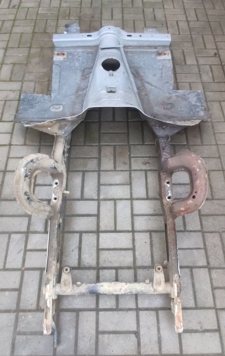 Лонжерони передні газ 31105