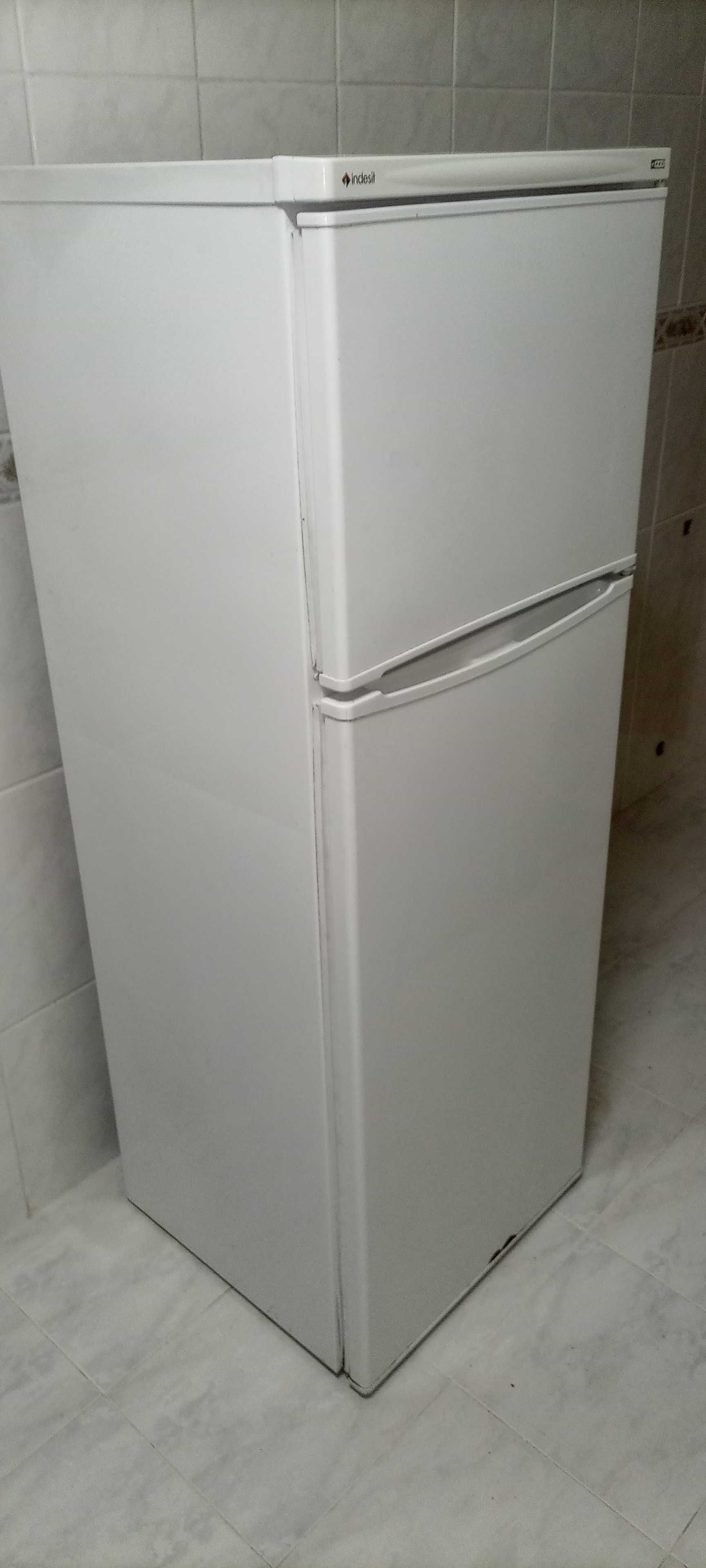 FRIGORIFICO 2P Indesit A+ Low Cost 1,53m