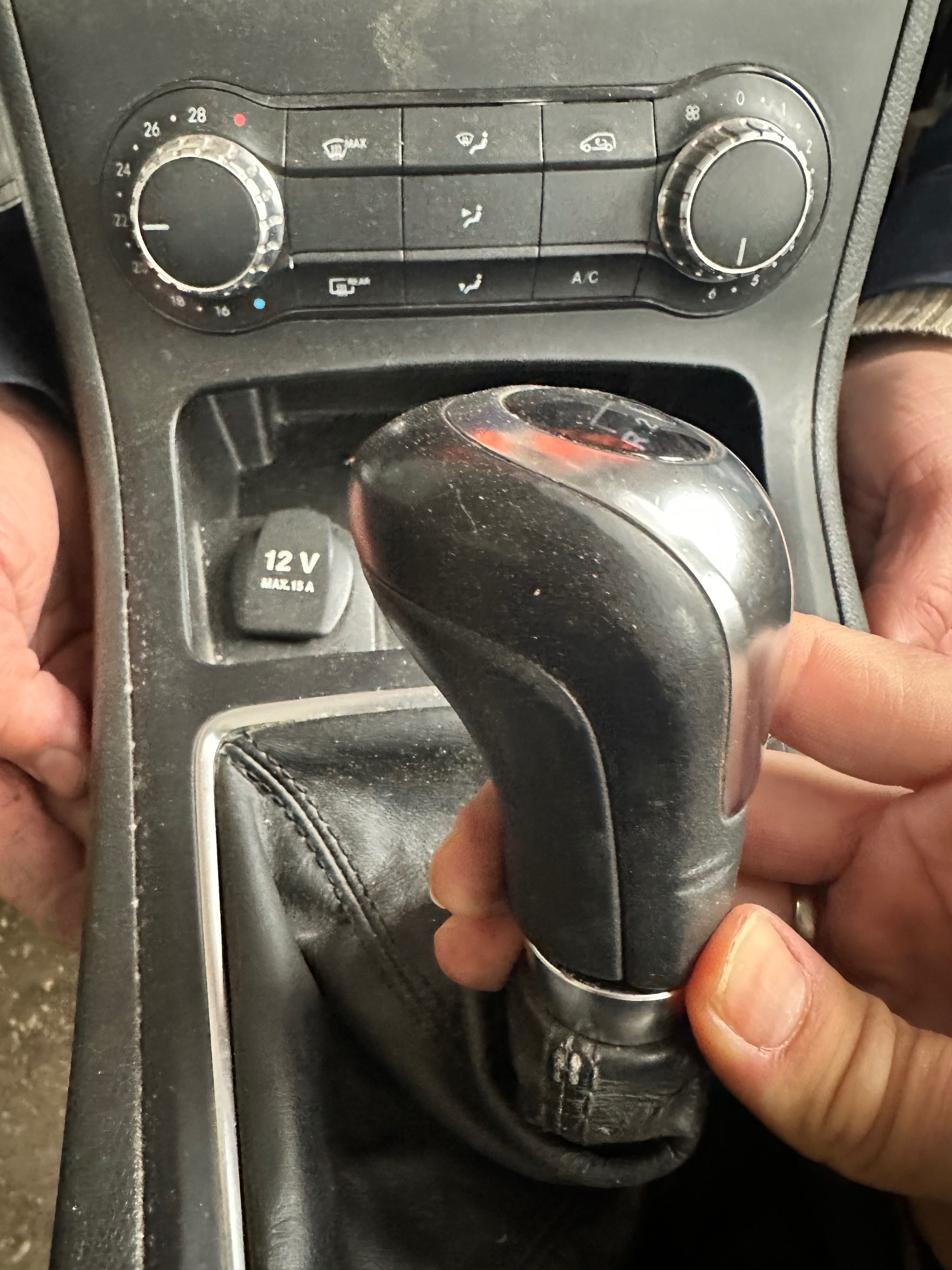 Mercedes B klasa W246 A klasa W176 CLA W117 GLA gałka biegów lewarek