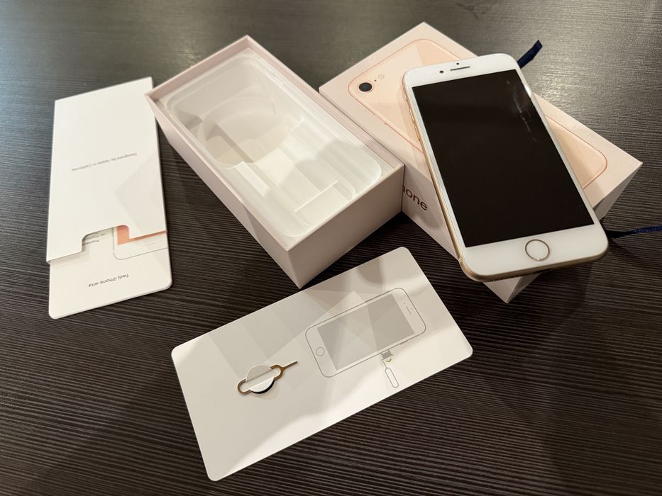 Iphone 8, gold, 64GB