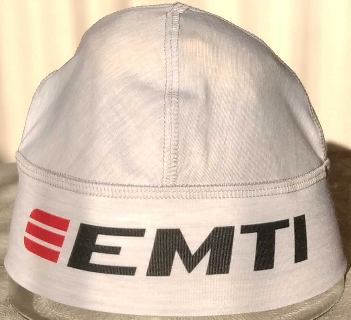 Cienka czapka termoaktywna do biegania na biegówki na rower pod kask