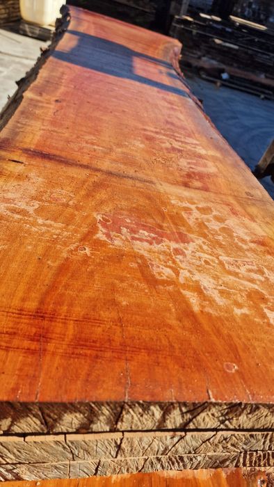 Madeira em prancha de eucalipto vermelho varias grossuras