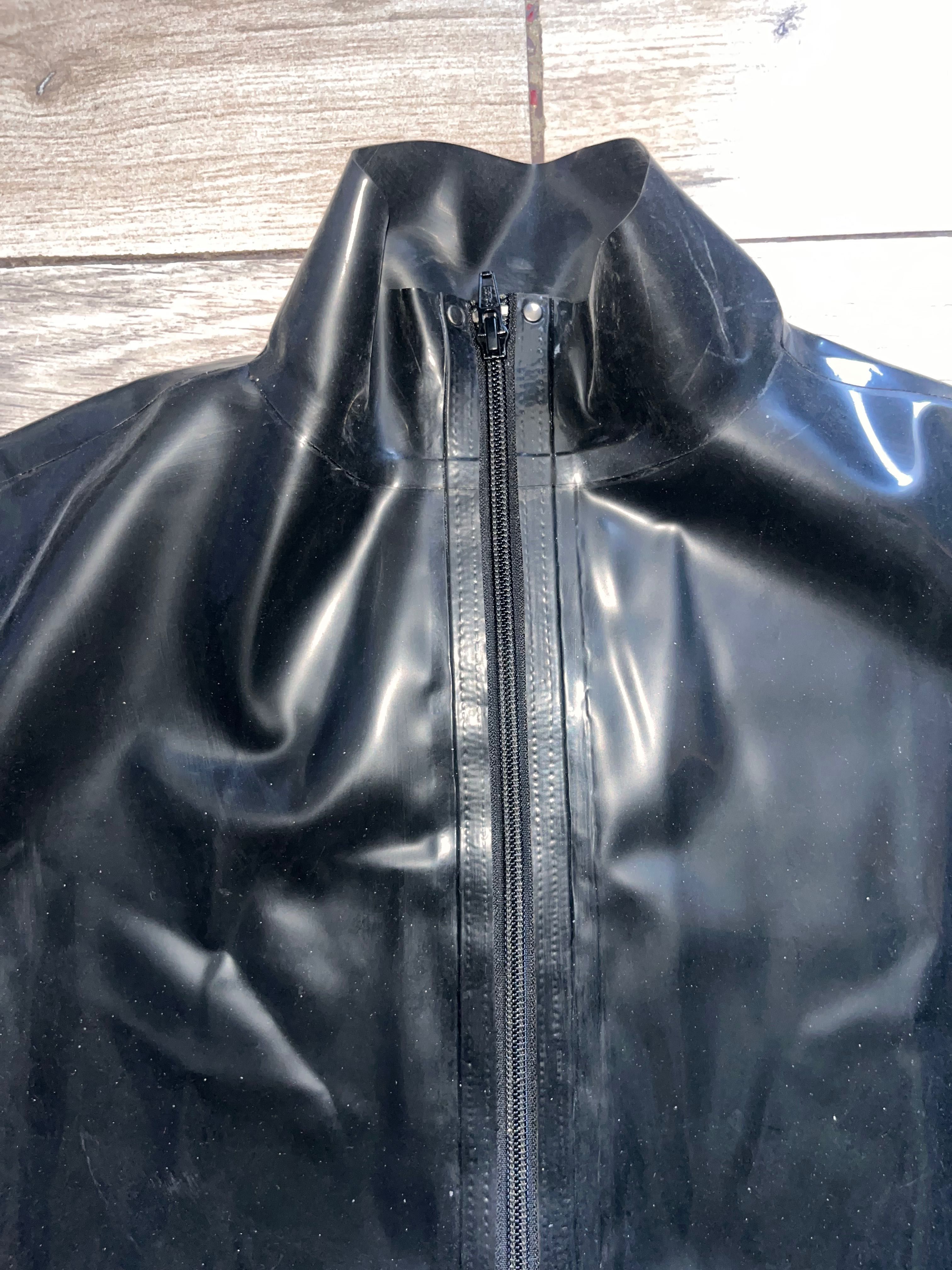 984/ OD RĘKI L body lateks latex kombinezon catsuit długi rękaw szorty