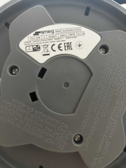 Chaleira Elétrica Smeg Mini , 1,7L, Creme , NOVA