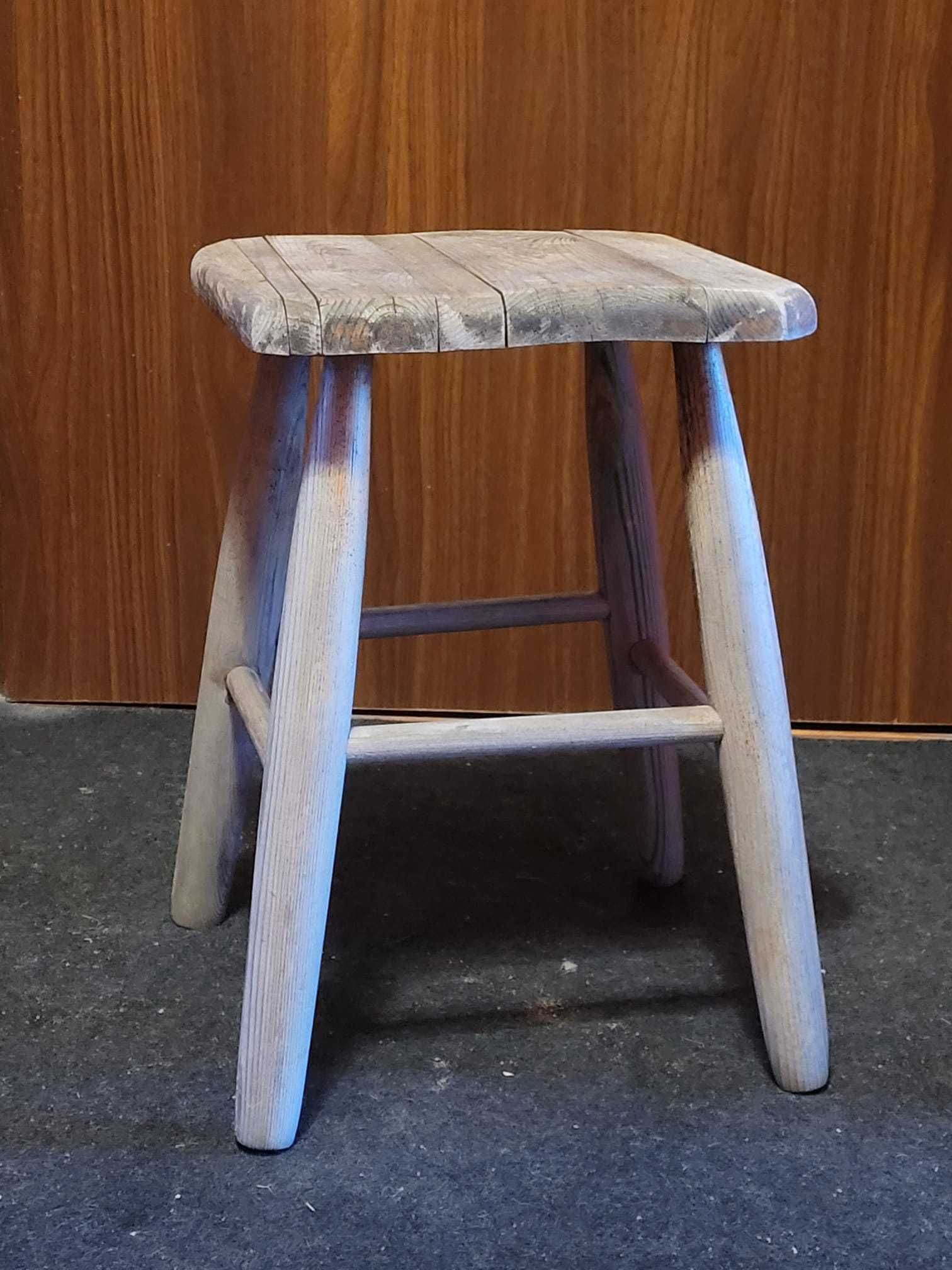 Rustykalny stołek lite drewno stołek drewniany do renowacji
