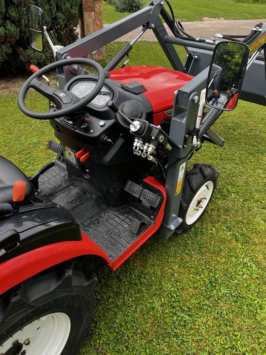 Hinomoto HM 3020 (Traktor, miniciagnik)