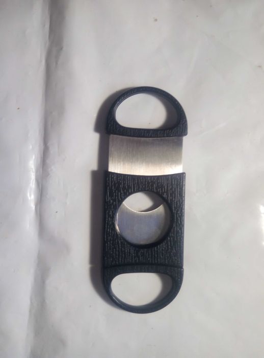 Гильотина пластиковая  новая