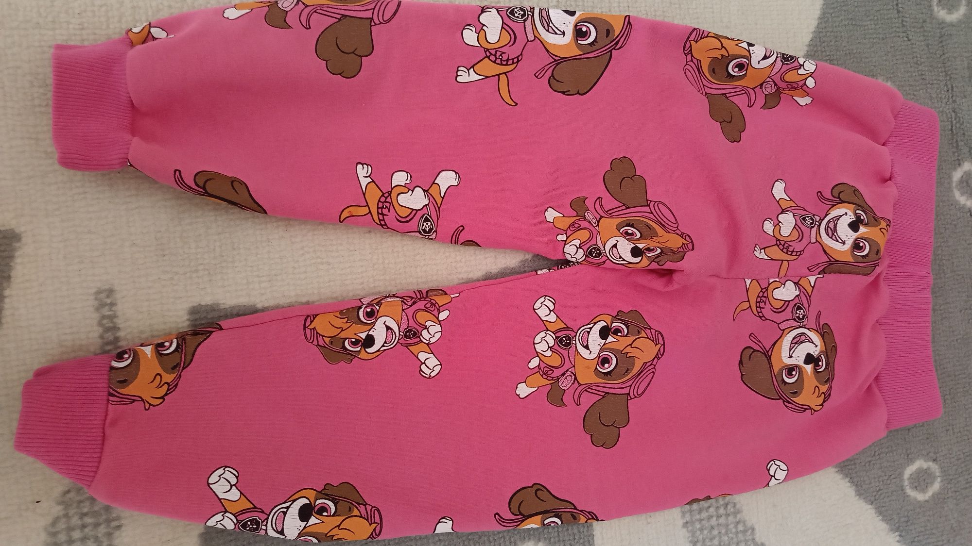 Dres dziewczęcy 104/110