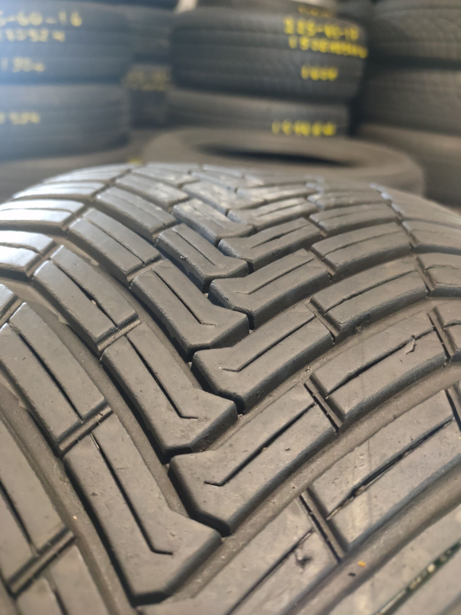 225/45r17 Continental AllSeasonContact z 2021r około 6,2mm