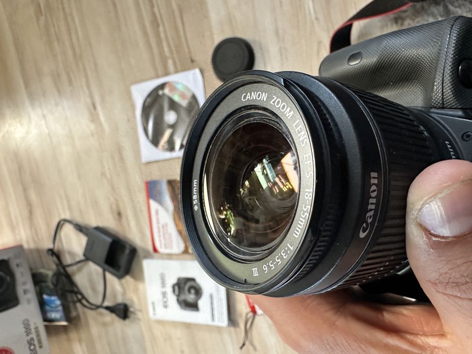 Lustrzanka Canon EOS 100d obiektyw 18-55 mm torba