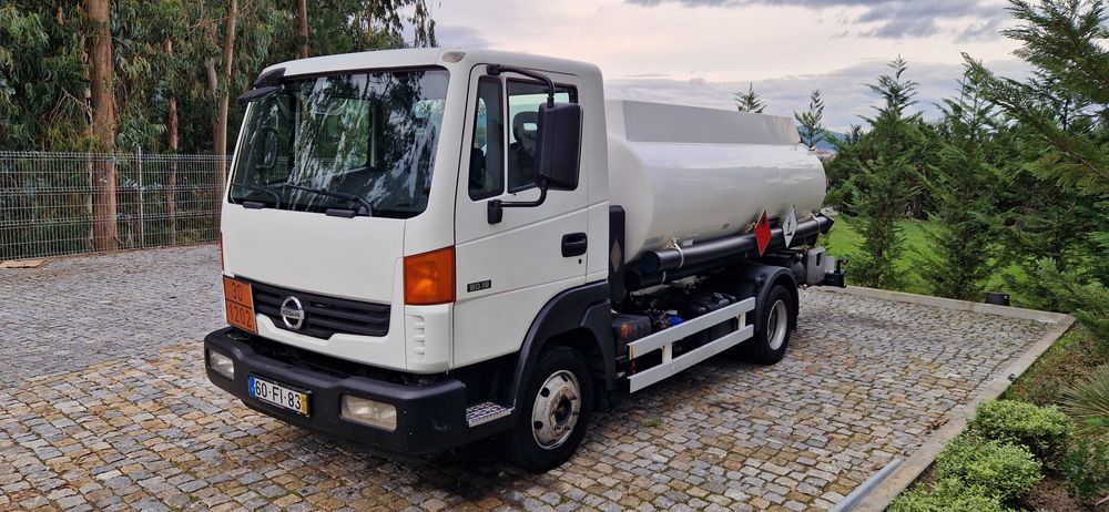 Camião cisterna combustivel