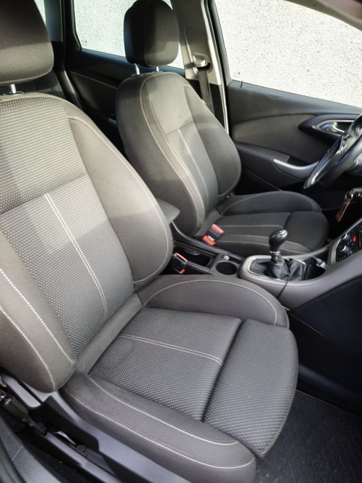 Опель Астра 2011 1.7дизель