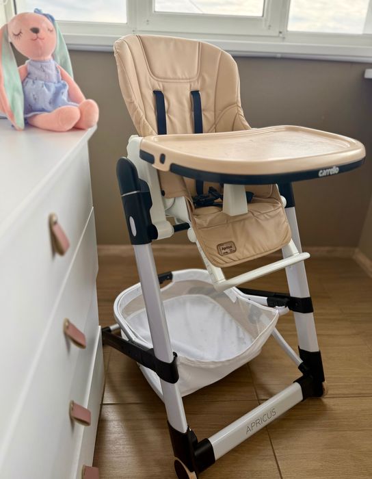 Стілець для годування CARRELLO Apricus