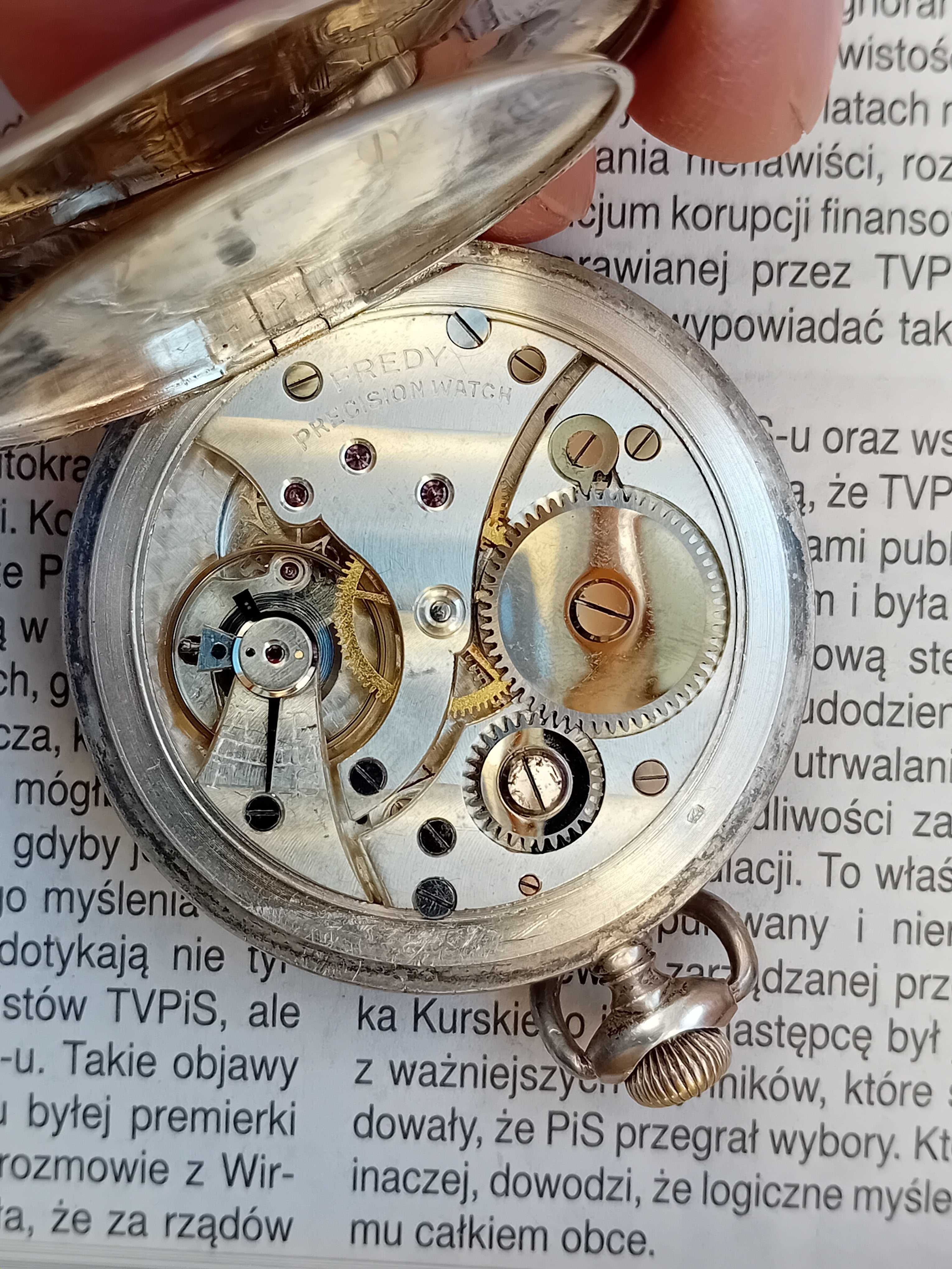 Fredy Precision Watch zegarek kieszonkowy w srebrnej kopercie
