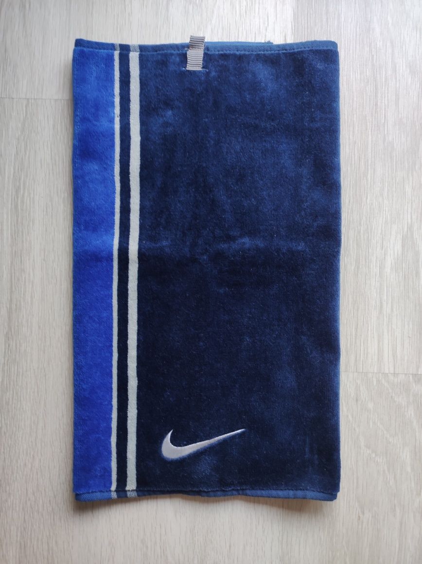 Ręcznik Nike 40cm x 60cm.  USA