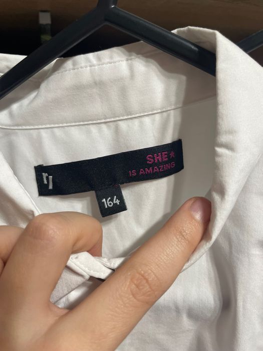 Wizytowe koszule dla bliźniaczek