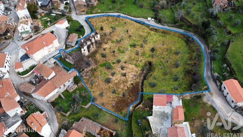 Casa / Villa em Alvares de 575,00 m2