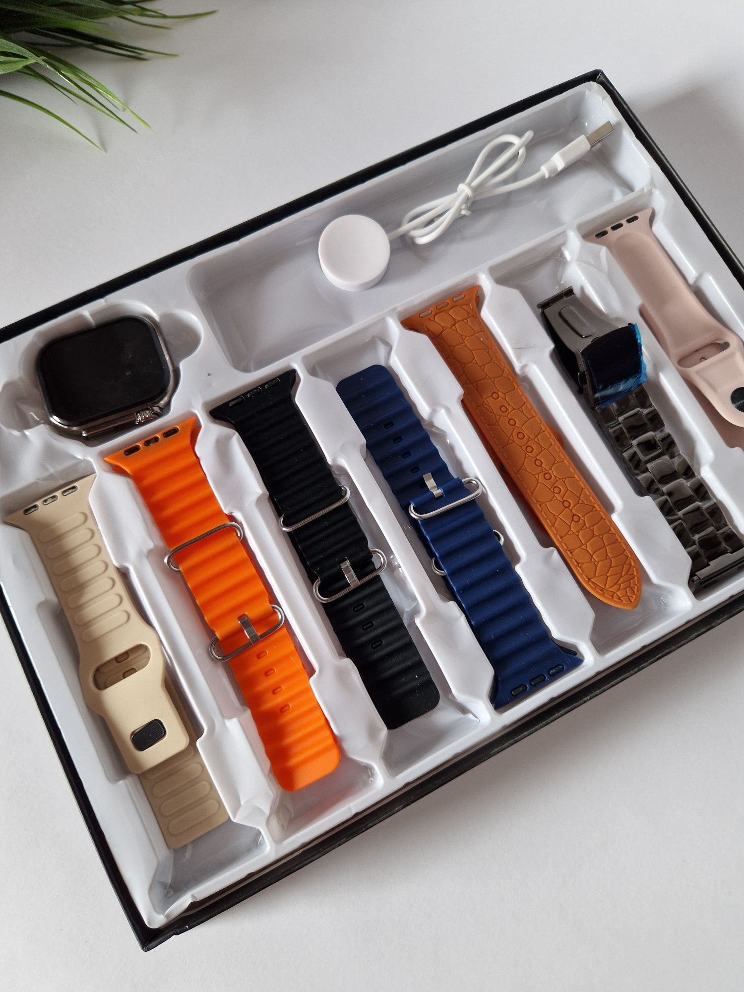 Smartwatch ultra 3 komplet z 7 paskami.