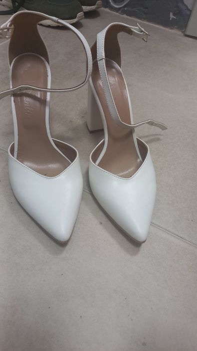 Весільні туфлі 39