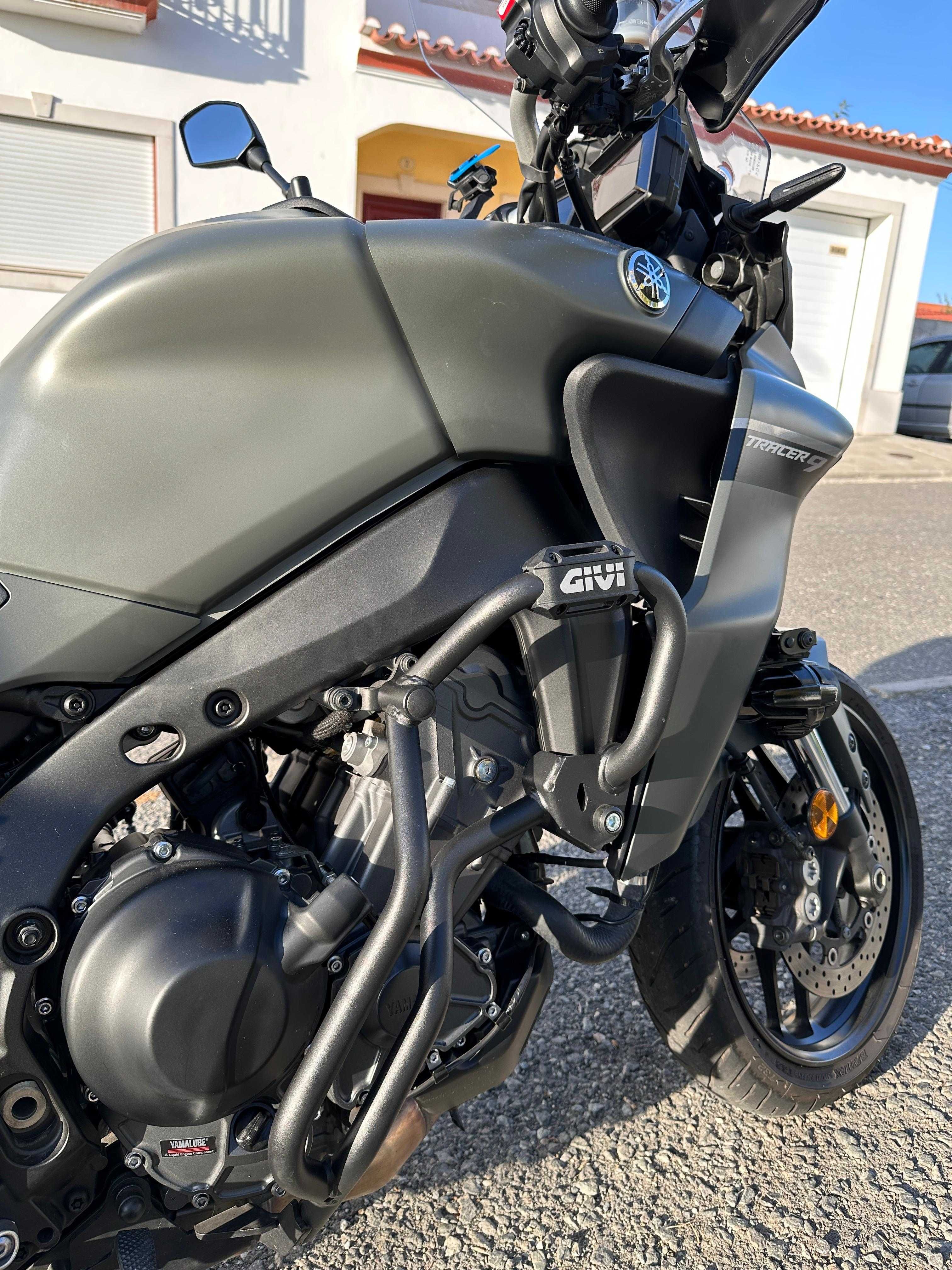 Yamaha Tracer 9 .