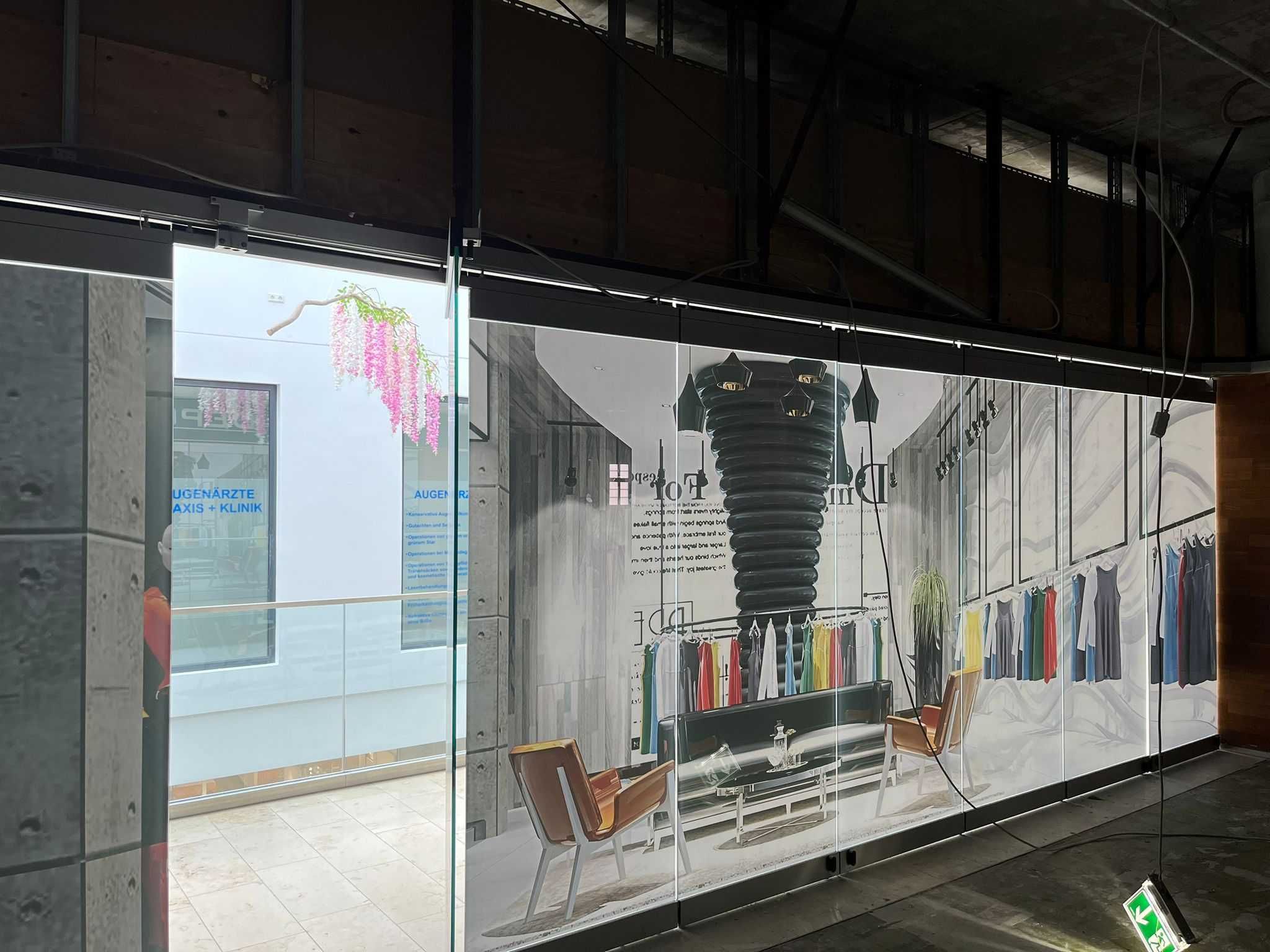 Ściana szklana rozsuwana/ ściana mobilna/ hartowana/ Dorma/dł. 740cm