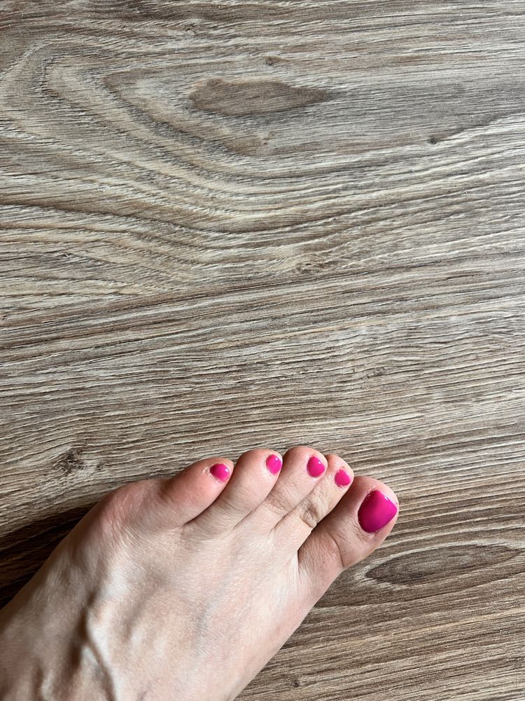 robienie paznokci/pedicure