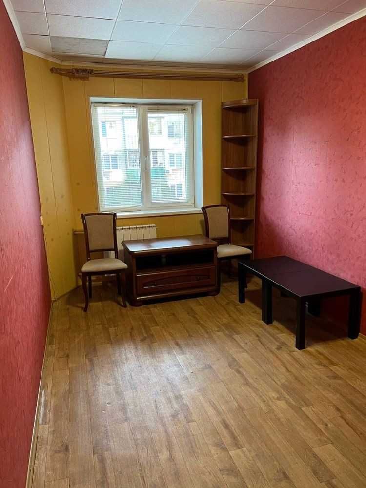 3 кімнатна квартира, середній поверх, капітальний ремонт!