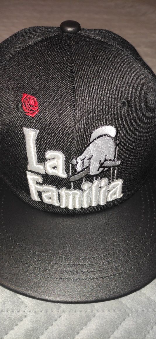 Full cap La Familia